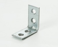 Кутник перфорований 30х30х15мм, оцинкований (уп.-50шт) APRO (77480)